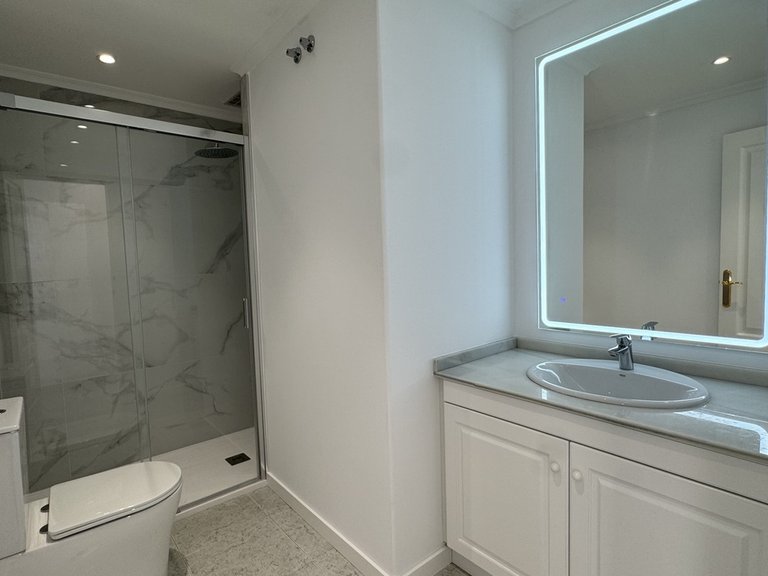 Apartment for Sale in Lomas De Campoamor, Alicante 14