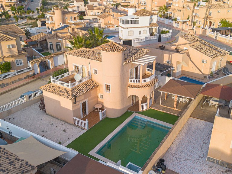 Villa for Sale in Costa Blanca Ciudad Quesada, Alicante 2