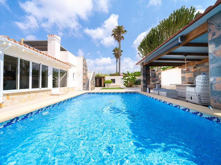 Villa for Sale in Costa Blanca Torrevieja, Alicante 32