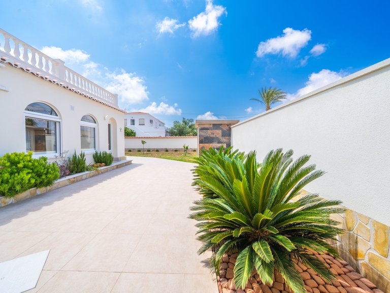 Villa for Sale in Costa Blanca Torrevieja, Alicante 45