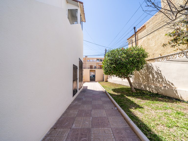 Apartment for Sale in Torrevieja, Alicante 42