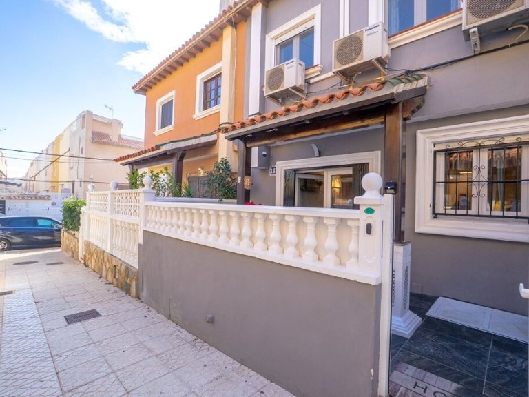 Town House for Sale in Torrevieja, Alicante 2