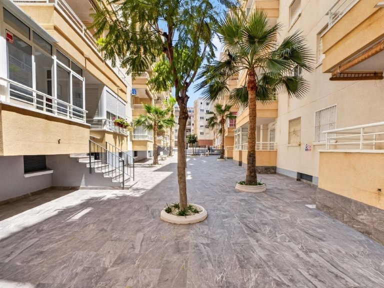 Apartment for Sale in Torrevieja, Alicante 23