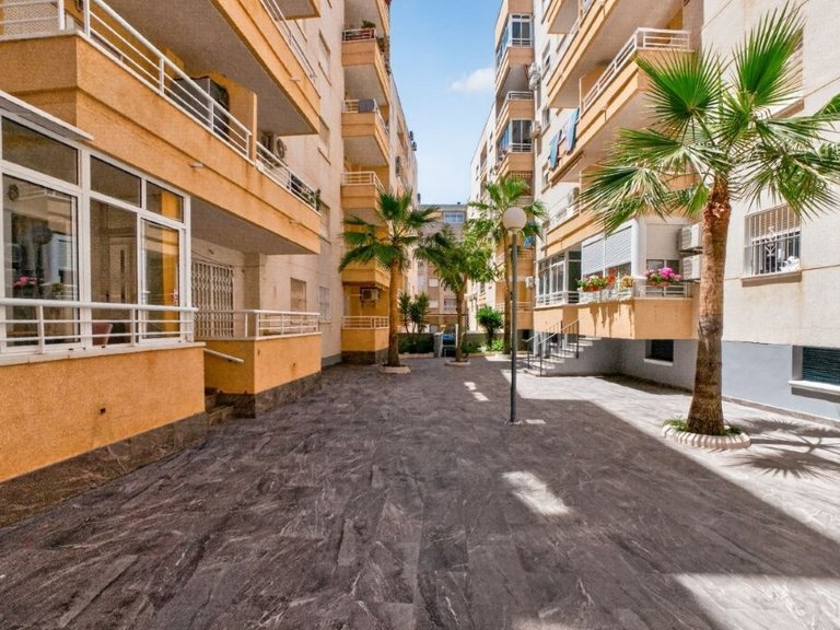Apartment for Sale in Torrevieja, Alicante 26