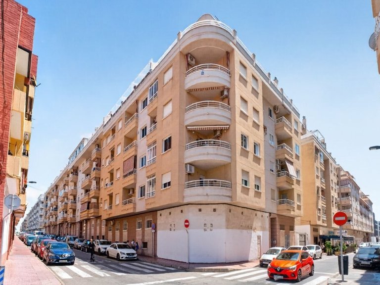 Apartment for Sale in Torrevieja, Alicante 27