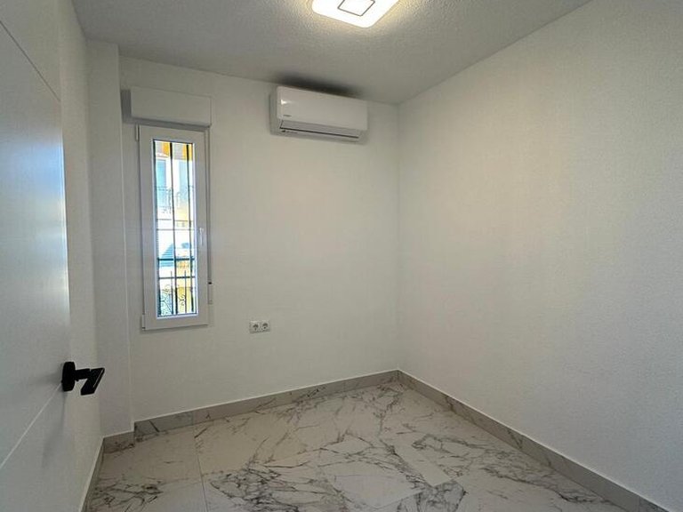 Apartment for Sale in Torrevieja, Alicante 14