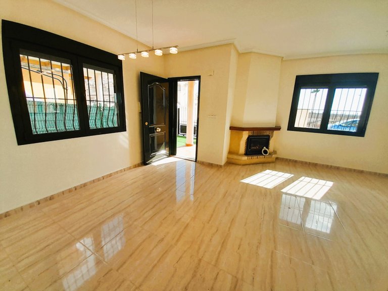 Villa for Sale in Ciudad Quesada, Ciudad Quesada - Rojales, Alicante 4