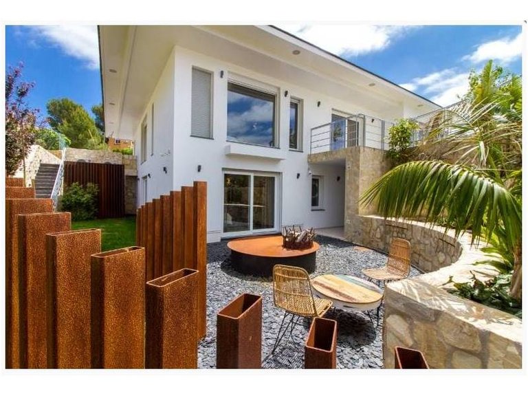 Villa for Sale in Altea, Alicante 28