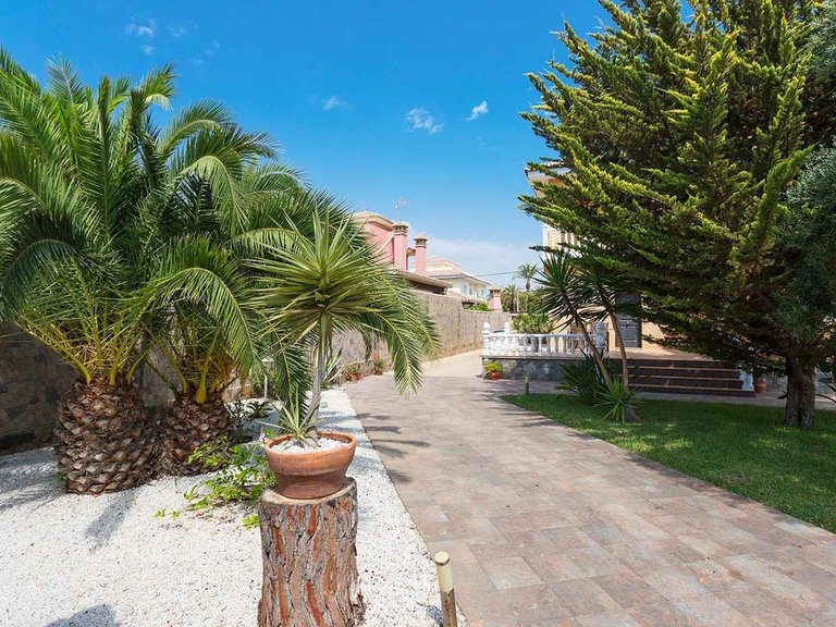 Villa for Sale in Costa Blanca Orihuela Costa, Alicante 35