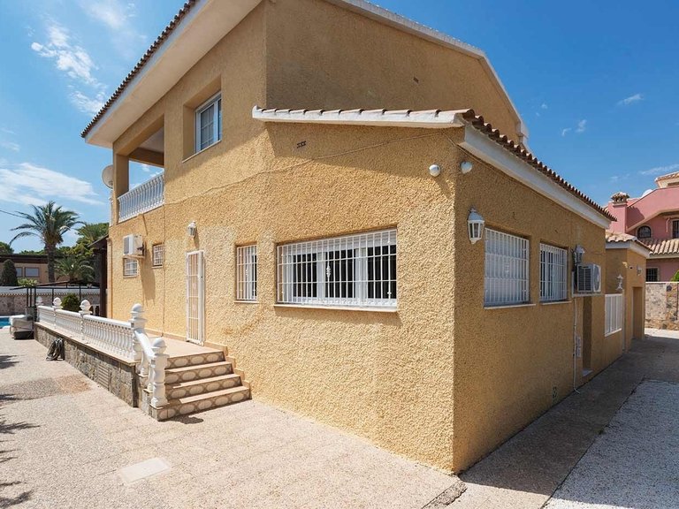 Villa for Sale in Costa Blanca Orihuela Costa, Alicante 38