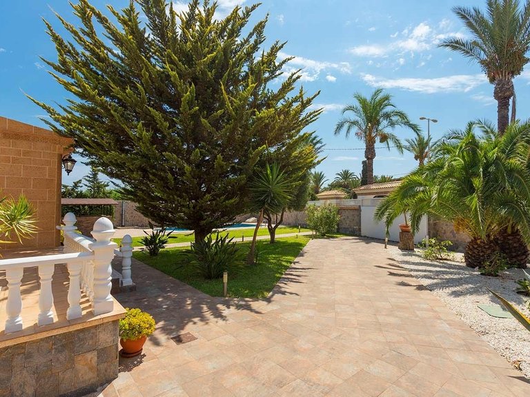 Villa for Sale in Costa Blanca Orihuela Costa, Alicante 8