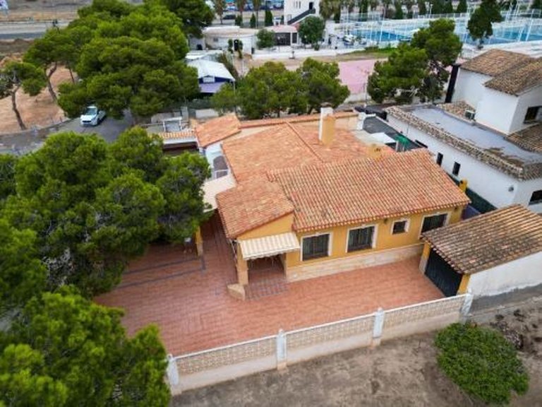 Town House for Sale in Costa Blanca Orihuela Costa, Alicante 1