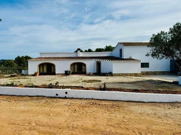 Commercial for Sale in Costa Blanca Javea, Alicante 2