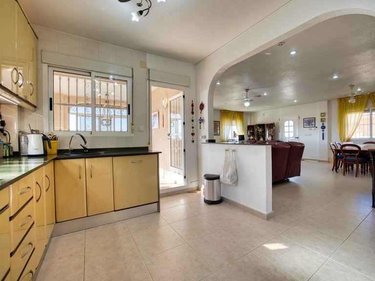 Villa for Sale in Ciudad Quesada, Ciudad Quesada - Rojales, Alicante 13