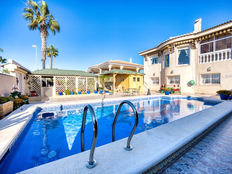 Villa for Sale in Ciudad Quesada, Ciudad Quesada - Rojales, Alicante 4