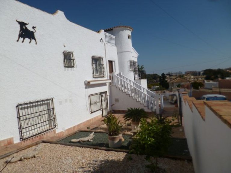 Villa for Sale in Costa Blanca Villamartin, Alicante 19