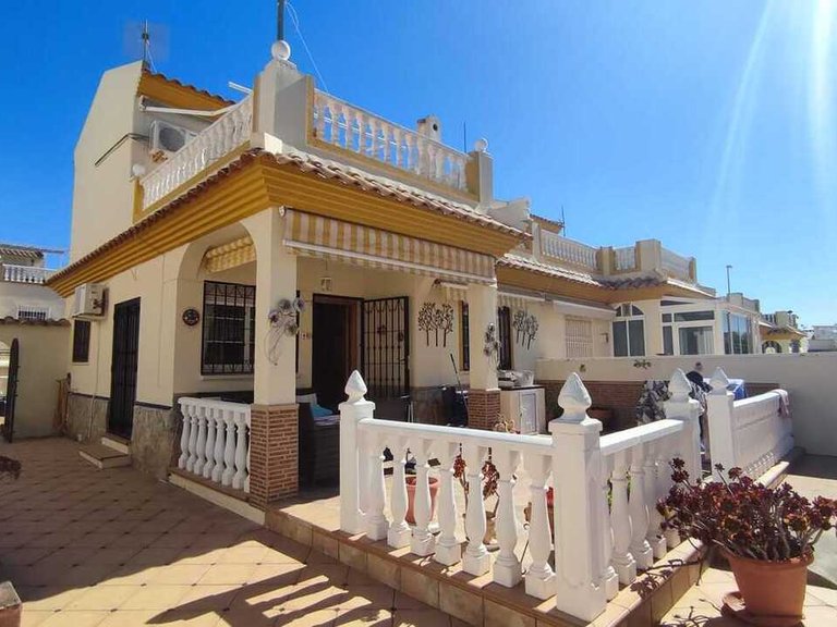 Villa for Sale in Playa Flamenca, Alicante 9