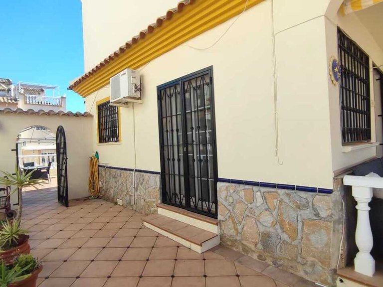 Villa for Sale in Playa Flamenca, Alicante 7