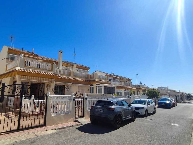 Villa for Sale in Playa Flamenca, Alicante 1