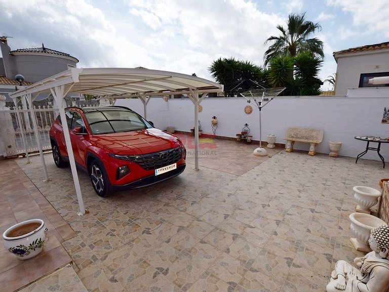 Villa for Sale in Costa Blanca Cabo Roig, Alicante 12