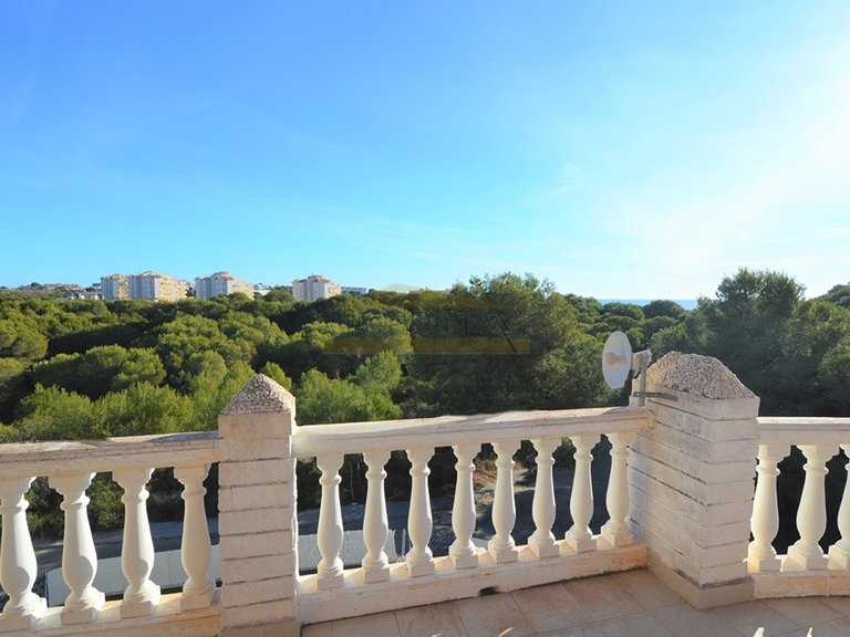 Villa for Sale in Costa Blanca Campoamor, Alicante 11