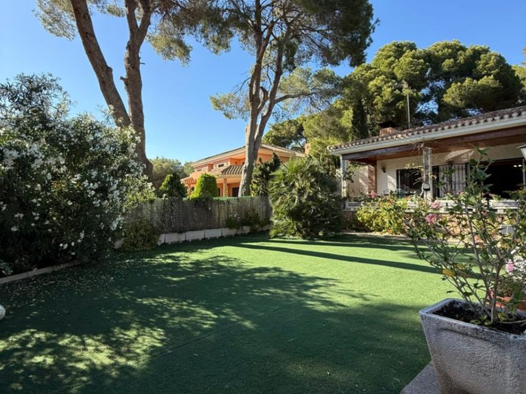Villa for Sale in Campoamor, Orihuela, Alicante 6