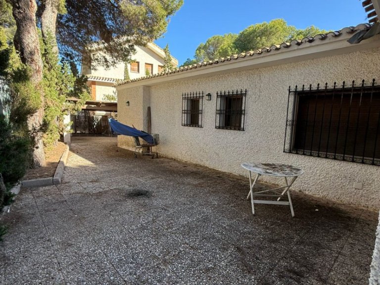 Villa for Sale in Campoamor, Orihuela, Alicante 29