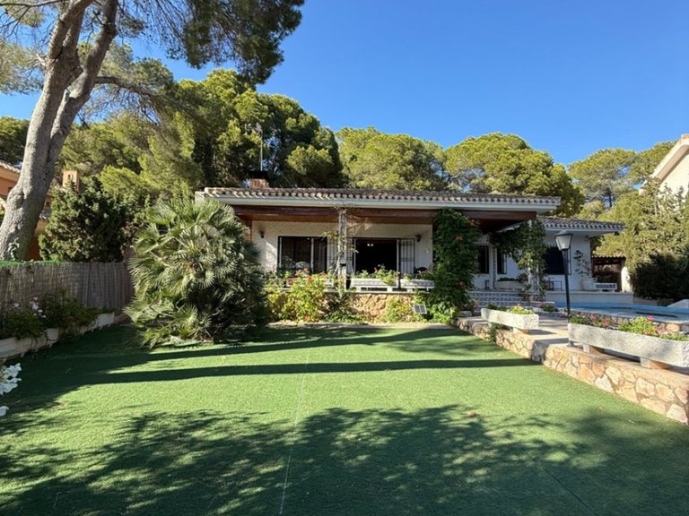 Villa for Sale in Campoamor, Orihuela, Alicante 4