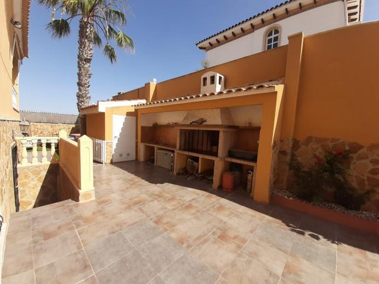 Villa for Sale in Torrevieja, Alicante 4