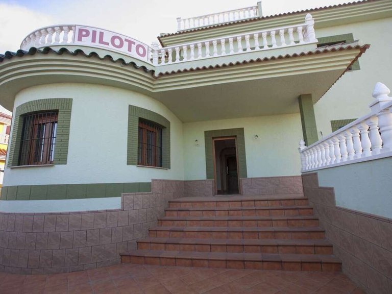 Villa for Sale in Costa Blanca Torrevieja, Alicante 1