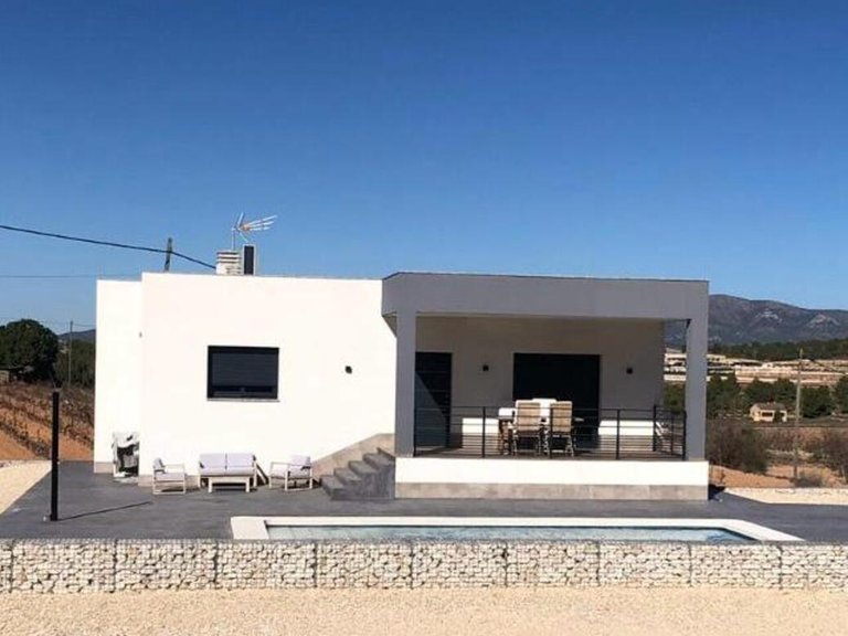 Villa for Sale in Inland Pinoso, Alicante 5