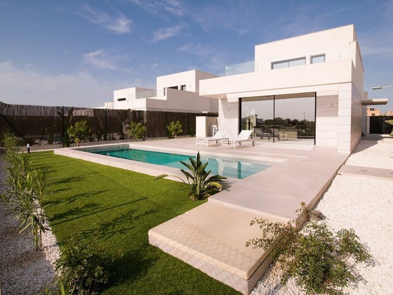 Villa for Sale in Inland La Herrada, Alicante 1