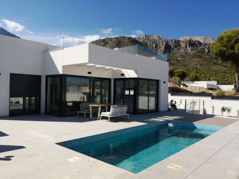 Villa for Sale in Costa Blanca Polop, Alicante 1