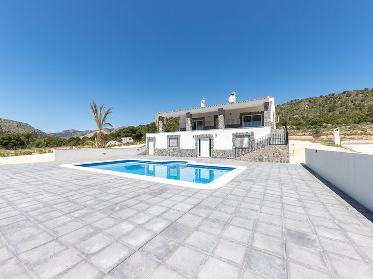 Villa for Sale in La Romana, Alicante 1