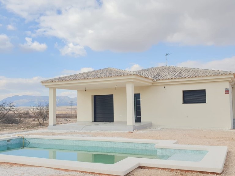 Villa for Sale in Pinoso, Alicante 3