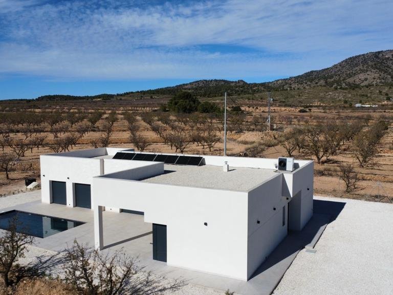 Villa for Sale in Pinoso, Alicante 2