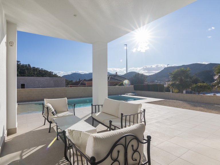 Villa for Sale in Pinoso, Alicante 1