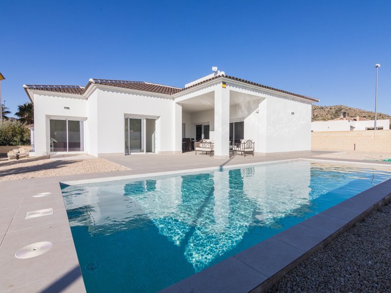Villa for Sale in Pinoso, Alicante 2