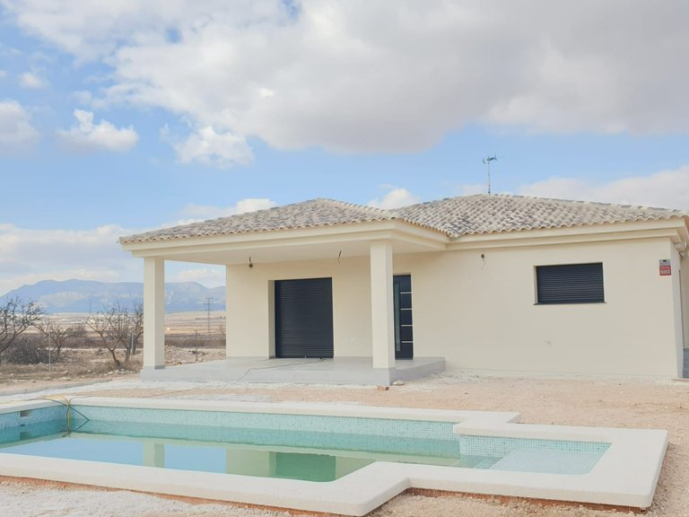 Villa for Sale in Pinoso, Alicante 5