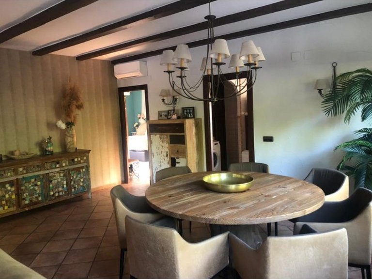Villa for Sale in Elda, Alicante 4