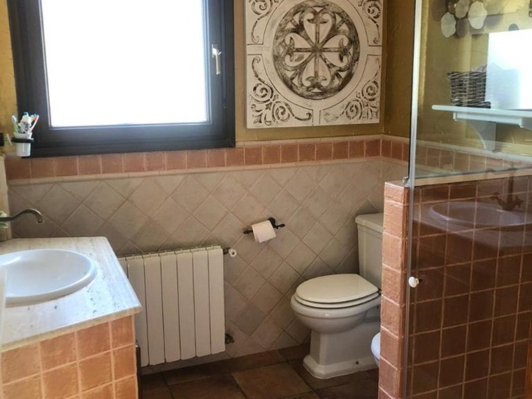 Villa for Sale in Elda, Alicante 37