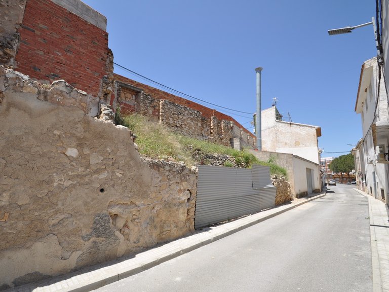 Country House for Sale in Pinoso, Alicante 2