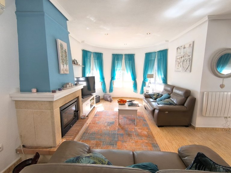 Villa for Sale in Costa Blanca El Raso, Alicante 1