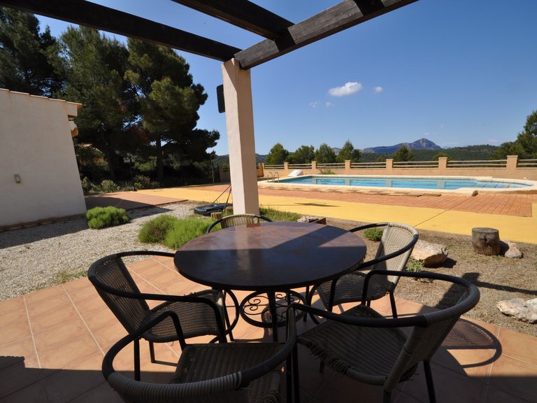 Villa for Sale in Castalla, Alicante 3
