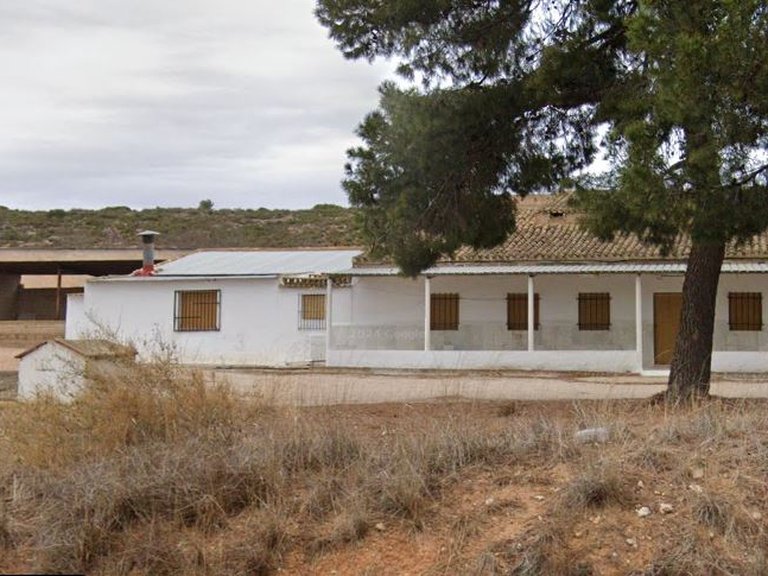 Country House for Sale in Yecla, Murcia 1