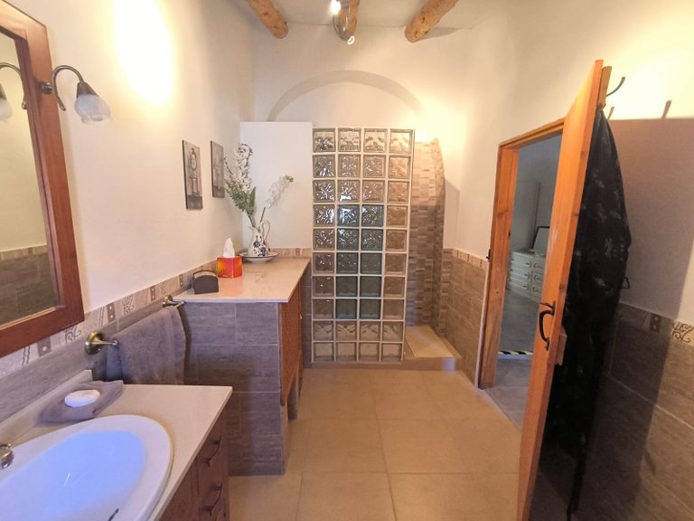 Villa for Sale in Chinorlet, Alicante 11