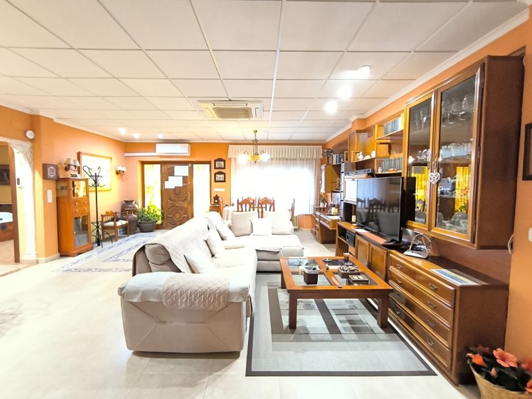 Villa for Sale in Monovar, Alicante 28