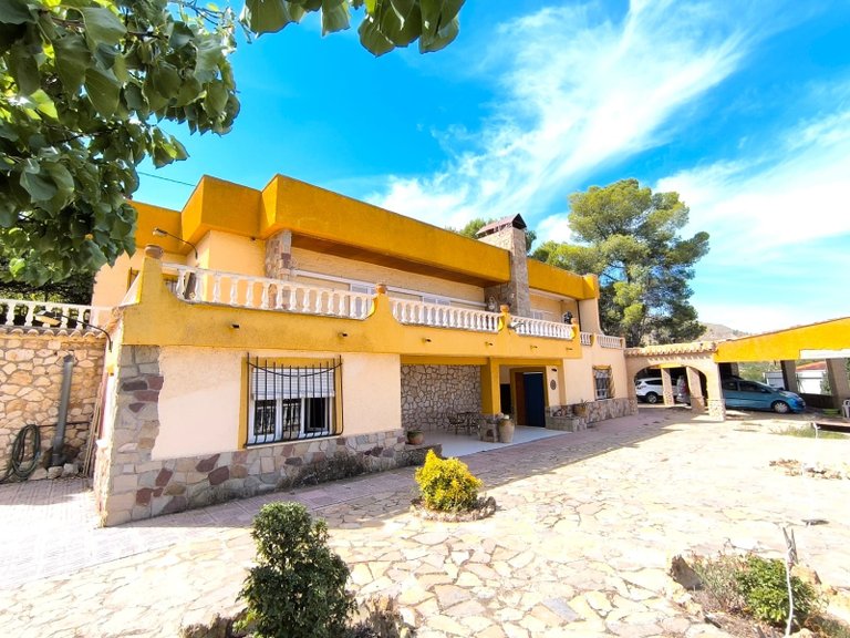 Villa for Sale in Yecla, Murcia 1