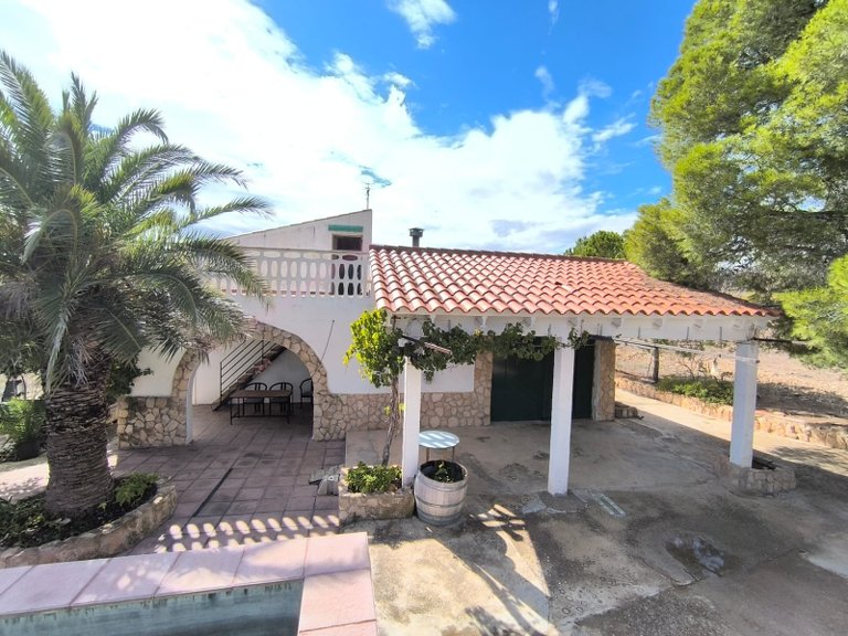 Country House for Sale in Yecla, Murcia 1