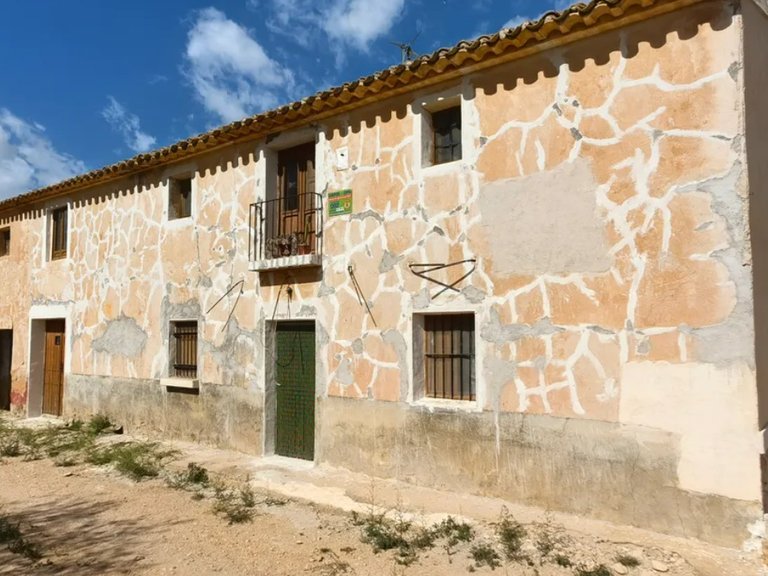 Country House for Sale in Yecla, Murcia 1